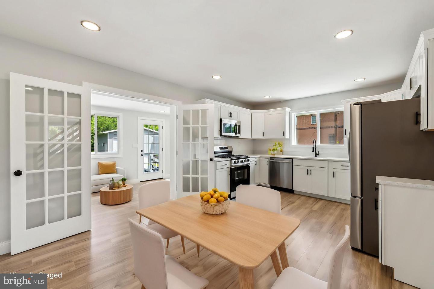 2416 SHERWOOD HALL LN, ALEXANDRIA, Virginia 22306, 5 Bedrooms Bedrooms, ,3 BathroomsBathrooms,Residential,For sale,2416 SHERWOOD HALL LN,VAFX2234904 MLS # VAFX2234904