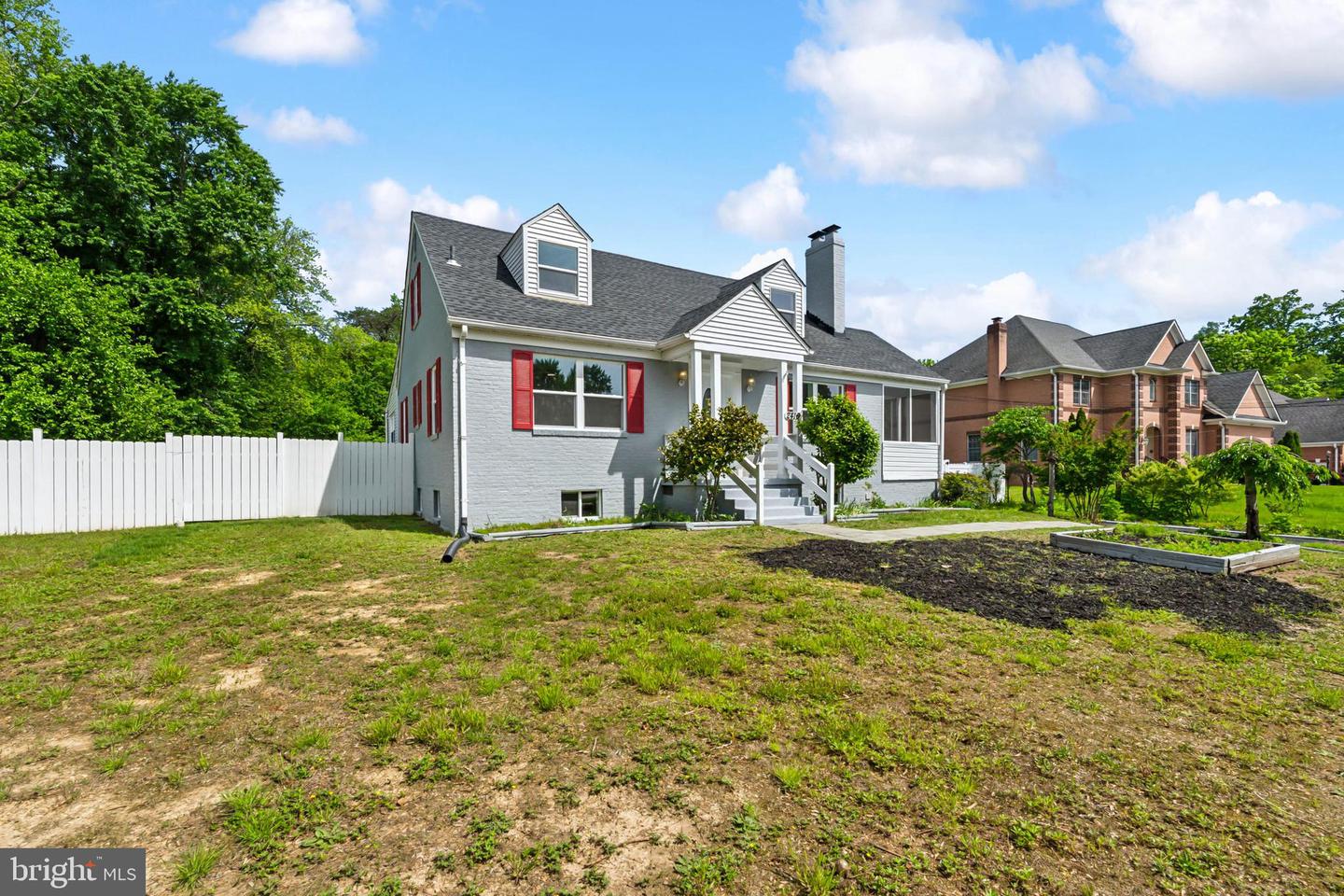 2416 SHERWOOD HALL LN, ALEXANDRIA, Virginia 22306, 5 Bedrooms Bedrooms, ,3 BathroomsBathrooms,Residential,For sale,2416 SHERWOOD HALL LN,VAFX2234904 MLS # VAFX2234904