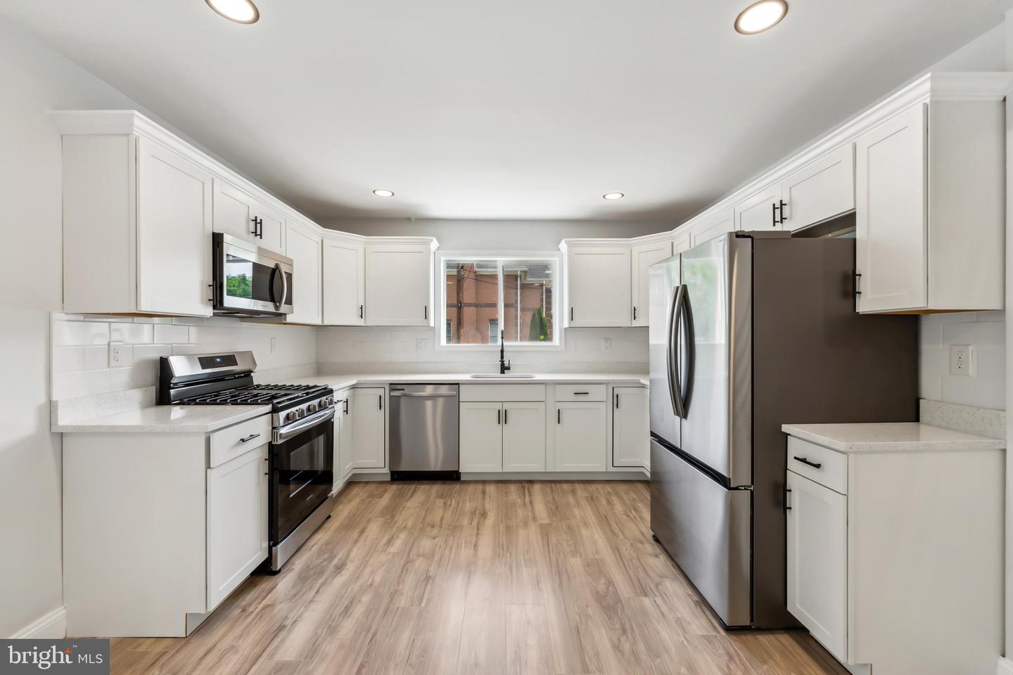 2416 SHERWOOD HALL LN, ALEXANDRIA, Virginia 22306, 5 Bedrooms Bedrooms, ,3 BathroomsBathrooms,Residential,For sale,2416 SHERWOOD HALL LN,VAFX2234904 MLS # VAFX2234904