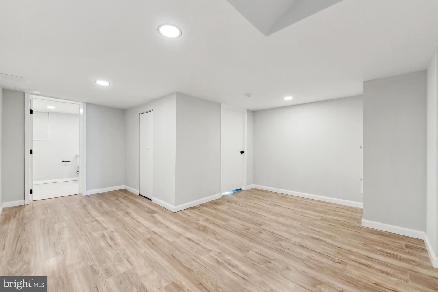 2416 SHERWOOD HALL LN, ALEXANDRIA, Virginia 22306, 5 Bedrooms Bedrooms, ,3 BathroomsBathrooms,Residential,For sale,2416 SHERWOOD HALL LN,VAFX2234904 MLS # VAFX2234904