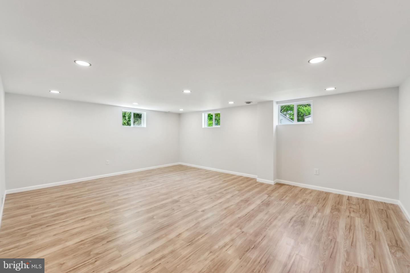 2416 SHERWOOD HALL LN, ALEXANDRIA, Virginia 22306, 5 Bedrooms Bedrooms, ,3 BathroomsBathrooms,Residential,For sale,2416 SHERWOOD HALL LN,VAFX2234904 MLS # VAFX2234904