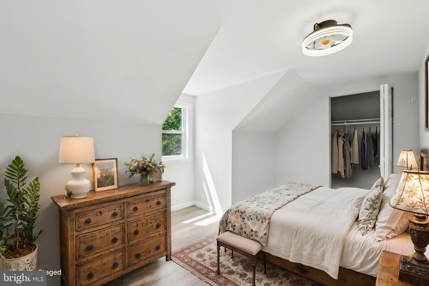 2416 SHERWOOD HALL LN, ALEXANDRIA, Virginia 22306, 5 Bedrooms Bedrooms, ,3 BathroomsBathrooms,Residential,For sale,2416 SHERWOOD HALL LN,VAFX2234904 MLS # VAFX2234904