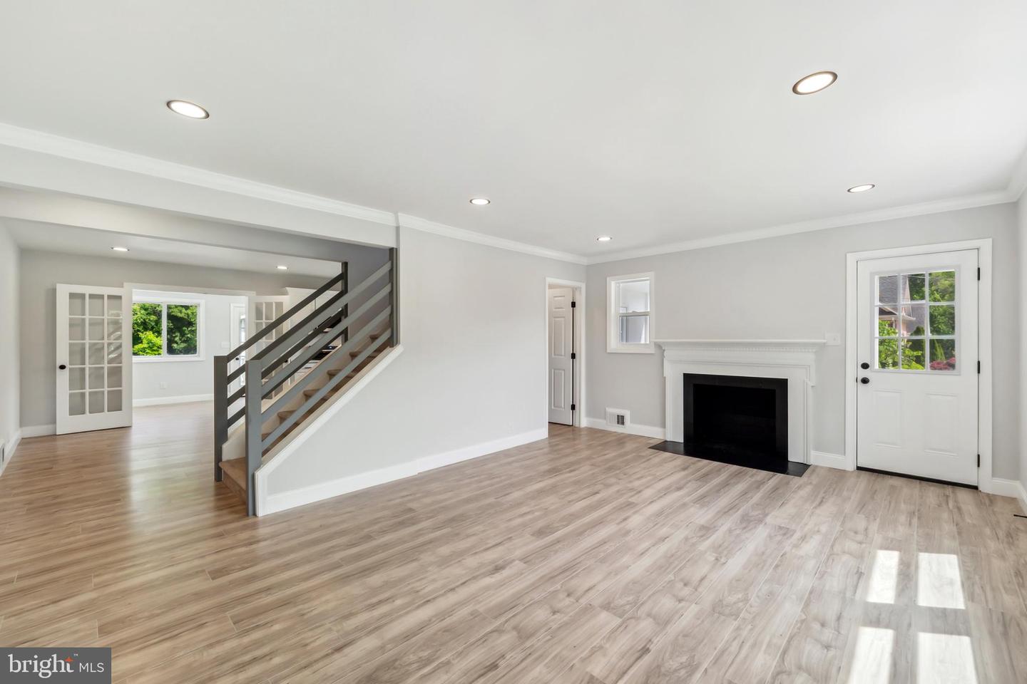 2416 SHERWOOD HALL LN, ALEXANDRIA, Virginia 22306, 5 Bedrooms Bedrooms, ,3 BathroomsBathrooms,Residential,For sale,2416 SHERWOOD HALL LN,VAFX2234904 MLS # VAFX2234904