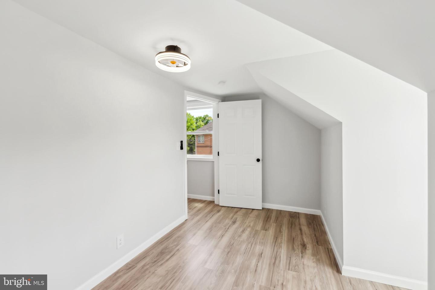 2416 SHERWOOD HALL LN, ALEXANDRIA, Virginia 22306, 5 Bedrooms Bedrooms, ,3 BathroomsBathrooms,Residential,For sale,2416 SHERWOOD HALL LN,VAFX2234904 MLS # VAFX2234904