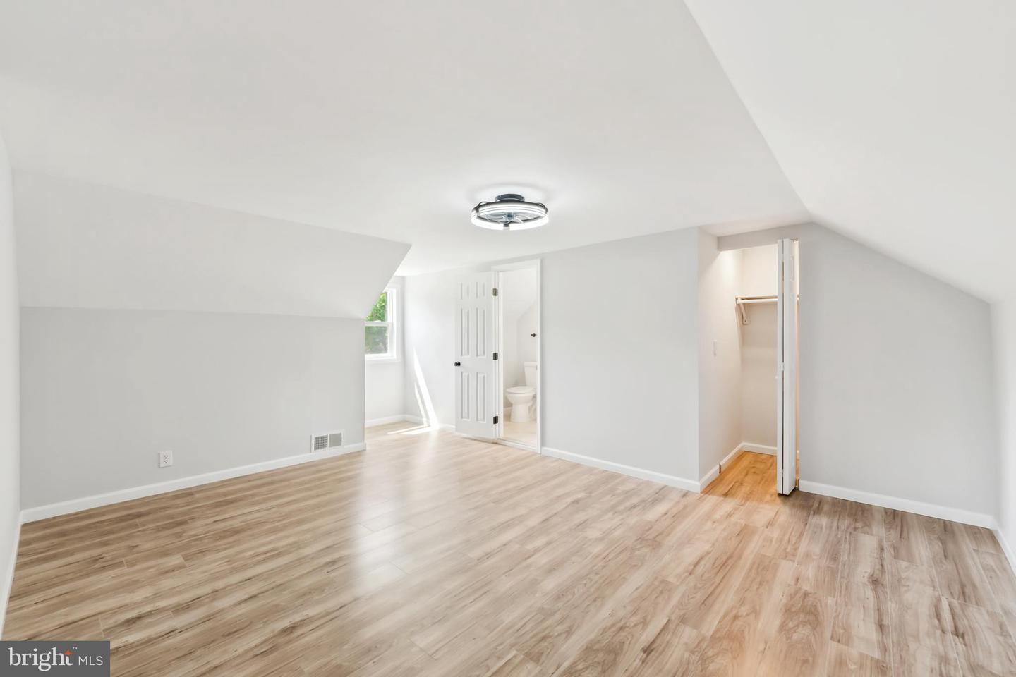 2416 SHERWOOD HALL LN, ALEXANDRIA, Virginia 22306, 5 Bedrooms Bedrooms, ,3 BathroomsBathrooms,Residential,For sale,2416 SHERWOOD HALL LN,VAFX2234904 MLS # VAFX2234904