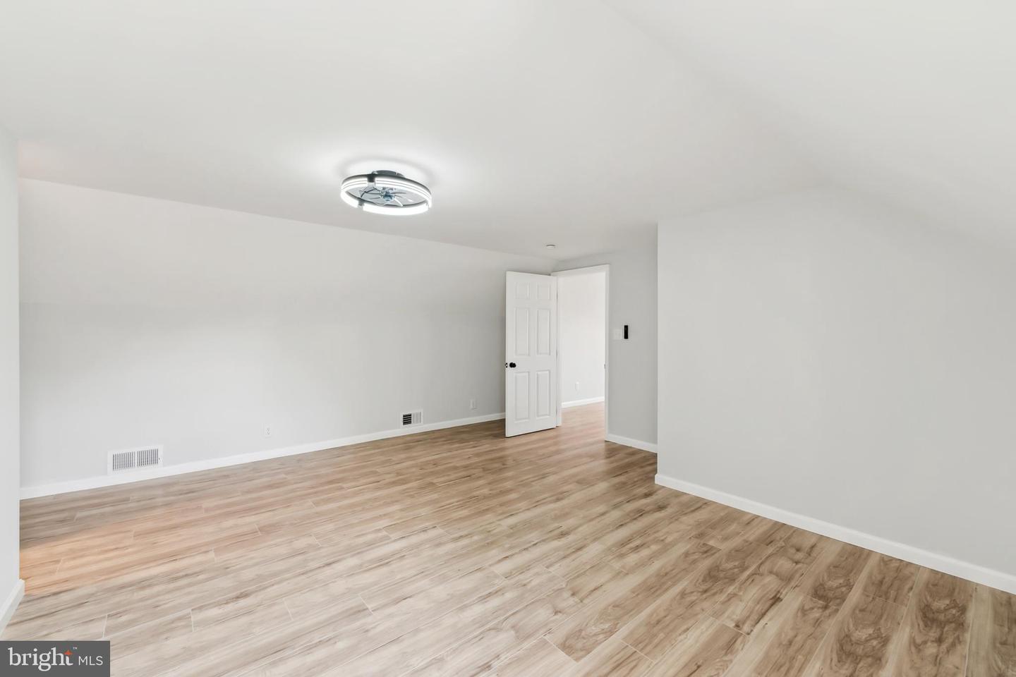 2416 SHERWOOD HALL LN, ALEXANDRIA, Virginia 22306, 5 Bedrooms Bedrooms, ,3 BathroomsBathrooms,Residential,For sale,2416 SHERWOOD HALL LN,VAFX2234904 MLS # VAFX2234904
