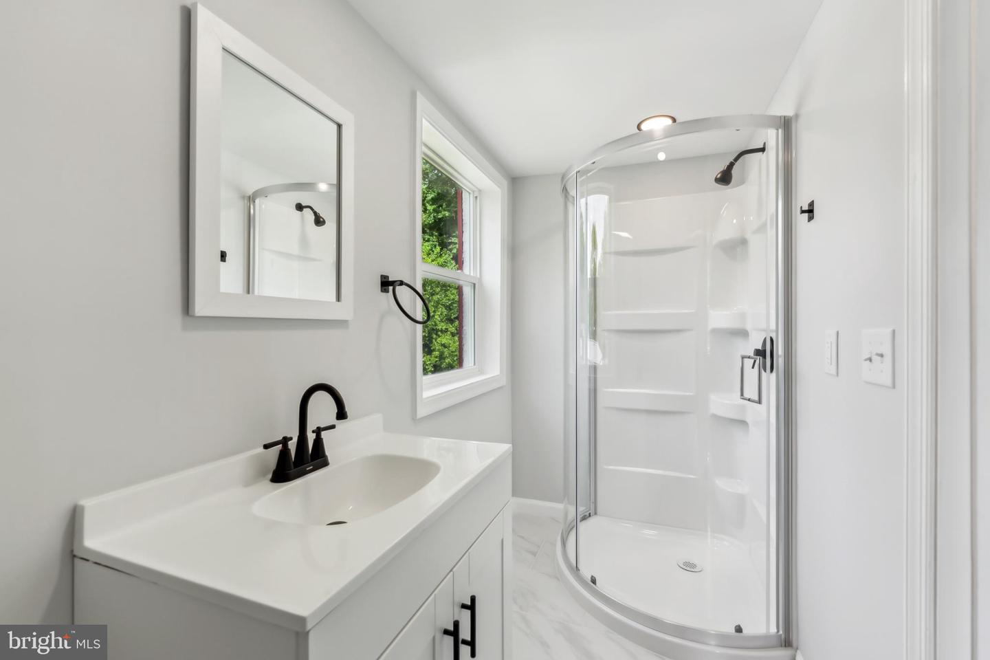 2416 SHERWOOD HALL LN, ALEXANDRIA, Virginia 22306, 5 Bedrooms Bedrooms, ,3 BathroomsBathrooms,Residential,For sale,2416 SHERWOOD HALL LN,VAFX2234904 MLS # VAFX2234904