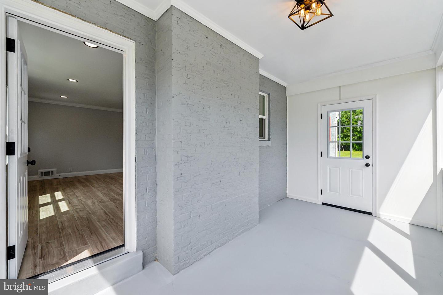 2416 SHERWOOD HALL LN, ALEXANDRIA, Virginia 22306, 5 Bedrooms Bedrooms, ,3 BathroomsBathrooms,Residential,For sale,2416 SHERWOOD HALL LN,VAFX2234904 MLS # VAFX2234904