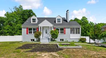 2416 SHERWOOD HALL LN, ALEXANDRIA, Virginia 22306, 5 Bedrooms Bedrooms, ,3 BathroomsBathrooms,Residential,For sale,2416 SHERWOOD HALL LN,VAFX2234904 MLS # VAFX2234904