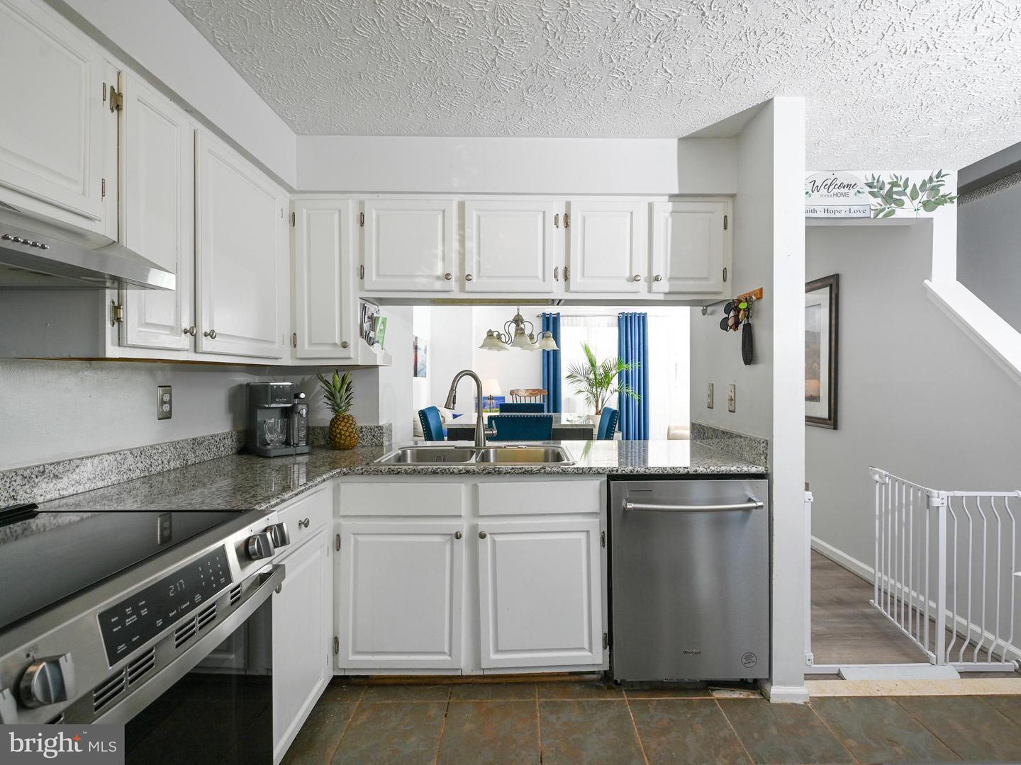 8554 KOLUDER CT, LORTON, Virginia 22079, 2 Bedrooms Bedrooms, 9 Rooms Rooms,1 BathroomBathrooms,Residential,For sale,8554 KOLUDER CT,VAFX2234932 MLS # VAFX2234932