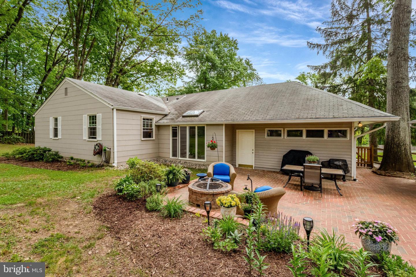 3501 BETA PL, ANNANDALE, Virginia 22003, 3 Bedrooms Bedrooms, ,2 BathroomsBathrooms,Residential,For sale,3501 BETA PL,VAFX2235530 MLS # VAFX2235530
