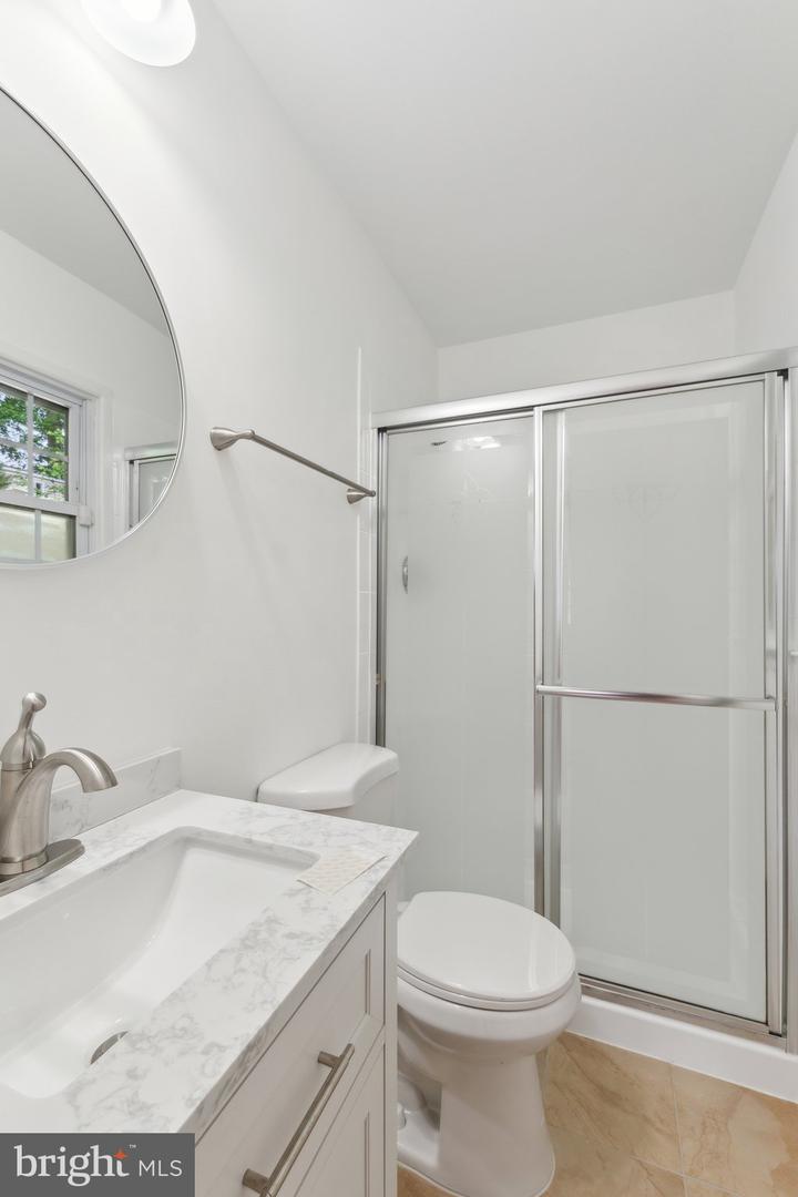 8626 KERRY LN, SPRINGFIELD, Virginia 22152, 4 Bedrooms Bedrooms, ,2 BathroomsBathrooms,Residential,For sale,8626 KERRY LN,VAFX2235688 MLS # VAFX2235688