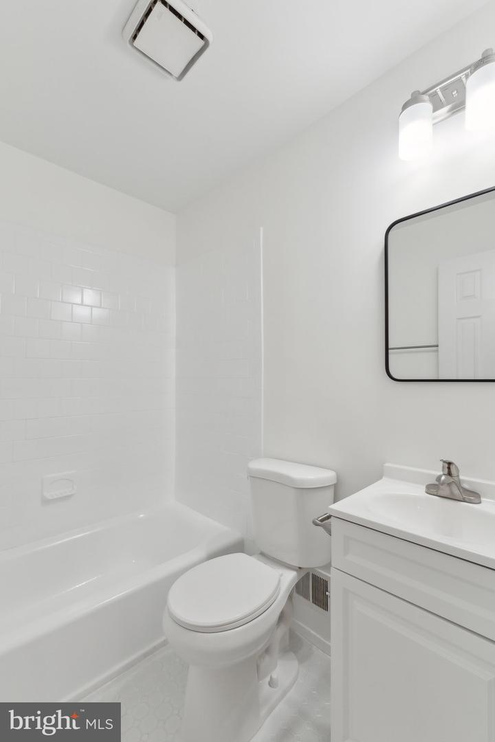 8626 KERRY LN, SPRINGFIELD, Virginia 22152, 4 Bedrooms Bedrooms, ,2 BathroomsBathrooms,Residential,For sale,8626 KERRY LN,VAFX2235688 MLS # VAFX2235688