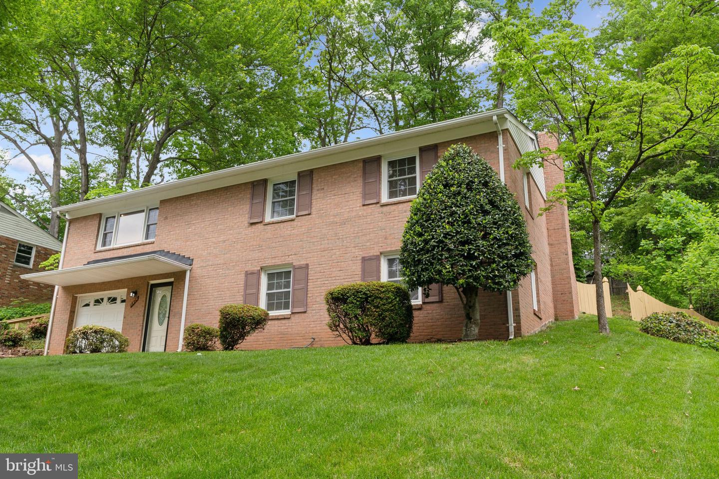 8626 KERRY LN, SPRINGFIELD, Virginia 22152, 4 Bedrooms Bedrooms, ,2 BathroomsBathrooms,Residential,For sale,8626 KERRY LN,VAFX2235688 MLS # VAFX2235688