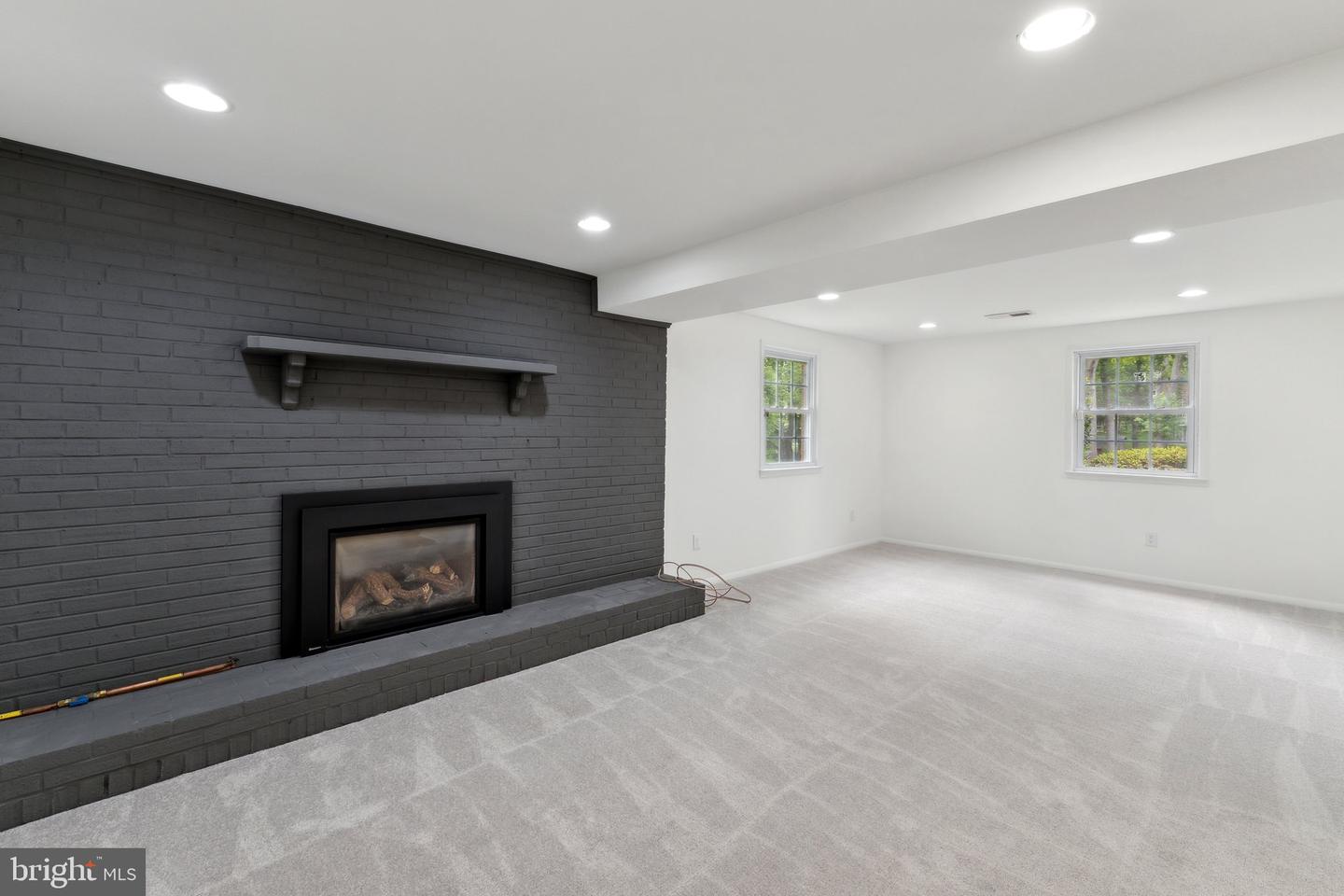8626 KERRY LN, SPRINGFIELD, Virginia 22152, 4 Bedrooms Bedrooms, ,2 BathroomsBathrooms,Residential,For sale,8626 KERRY LN,VAFX2235688 MLS # VAFX2235688