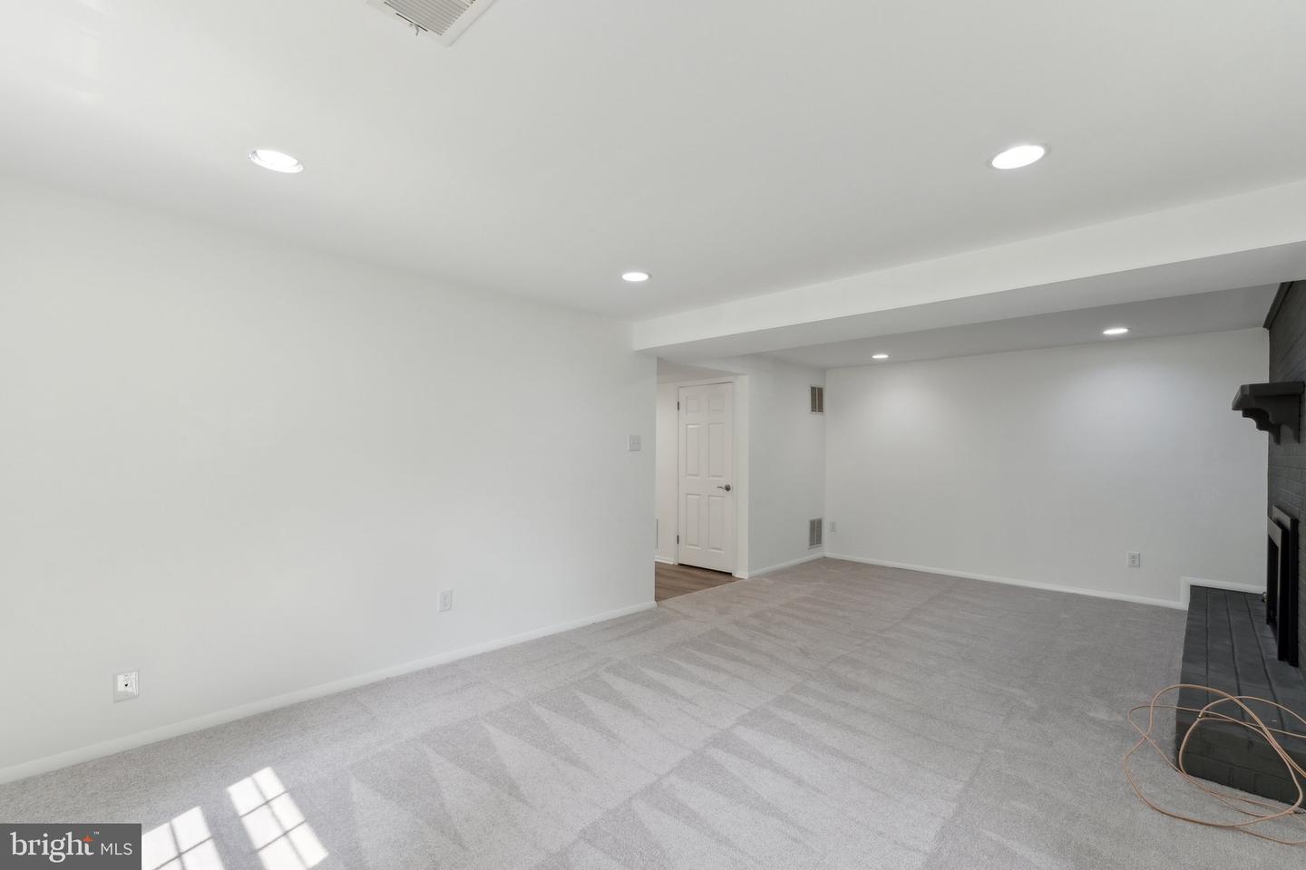 8626 KERRY LN, SPRINGFIELD, Virginia 22152, 4 Bedrooms Bedrooms, ,2 BathroomsBathrooms,Residential,For sale,8626 KERRY LN,VAFX2235688 MLS # VAFX2235688