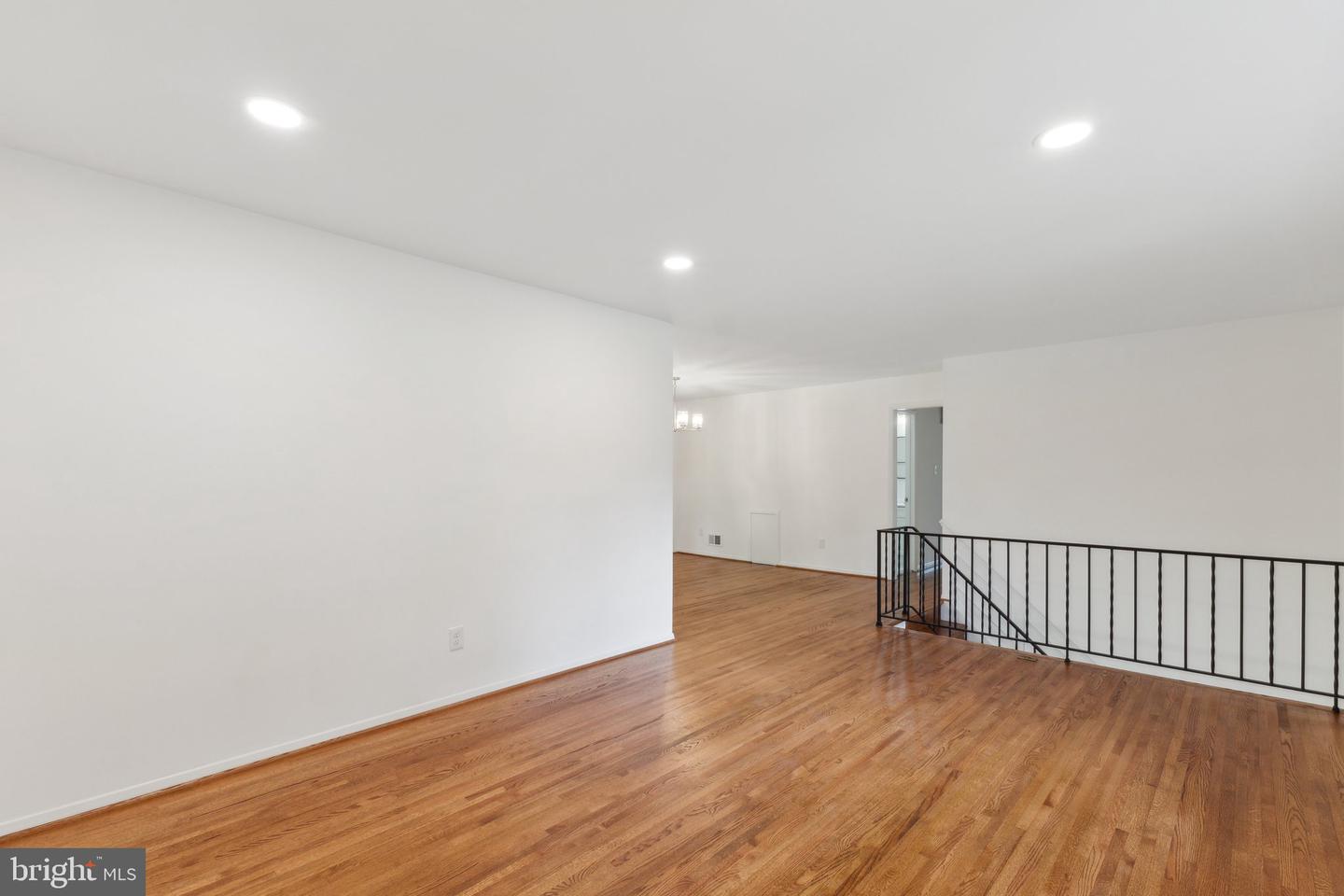 8626 KERRY LN, SPRINGFIELD, Virginia 22152, 4 Bedrooms Bedrooms, ,2 BathroomsBathrooms,Residential,For sale,8626 KERRY LN,VAFX2235688 MLS # VAFX2235688