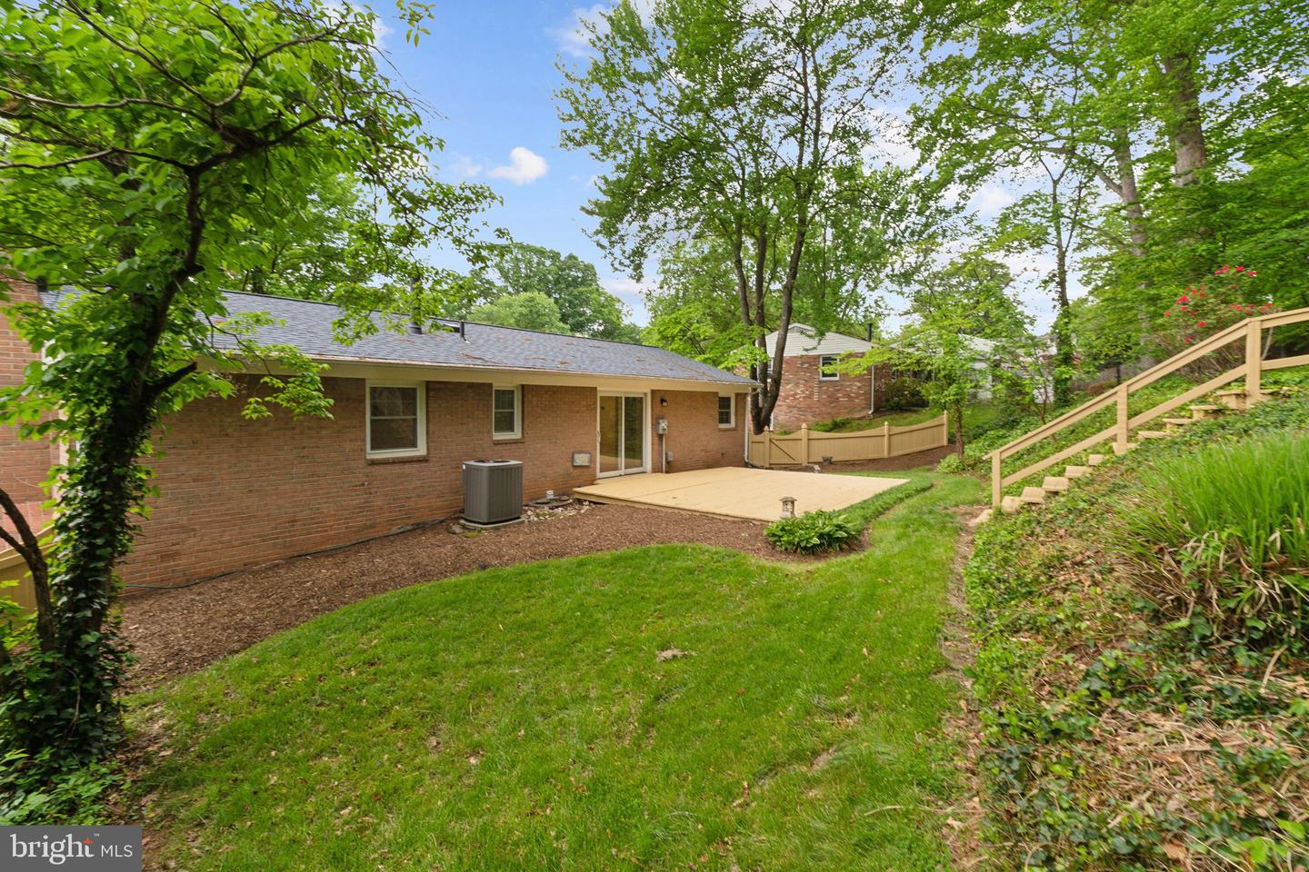 8626 KERRY LN, SPRINGFIELD, Virginia 22152, 4 Bedrooms Bedrooms, ,2 BathroomsBathrooms,Residential,For sale,8626 KERRY LN,VAFX2235688 MLS # VAFX2235688