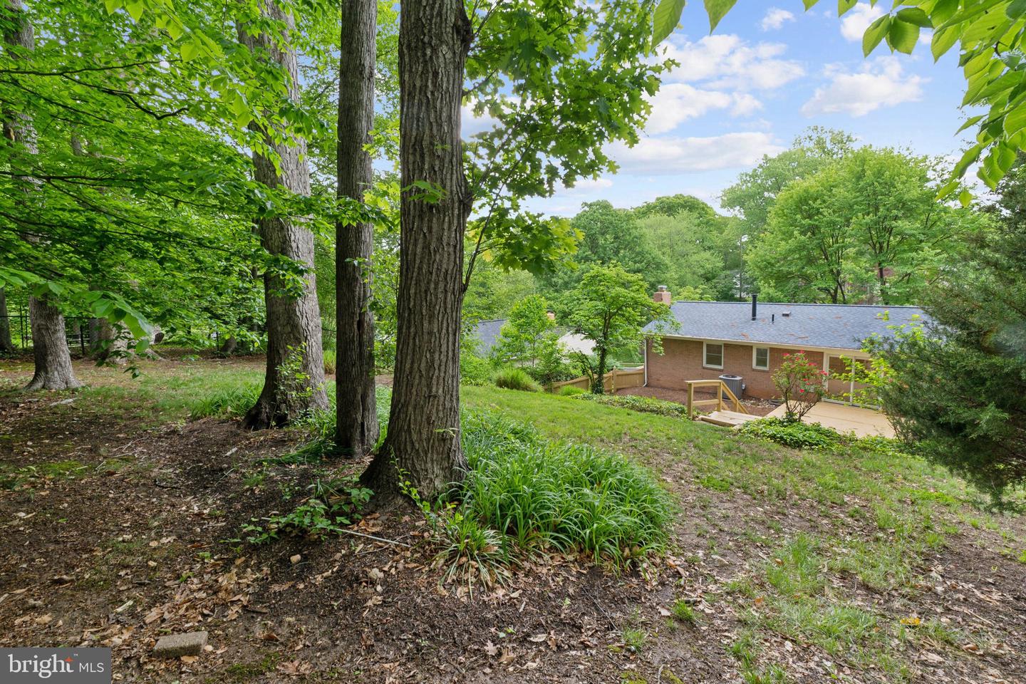 8626 KERRY LN, SPRINGFIELD, Virginia 22152, 4 Bedrooms Bedrooms, ,2 BathroomsBathrooms,Residential,For sale,8626 KERRY LN,VAFX2235688 MLS # VAFX2235688