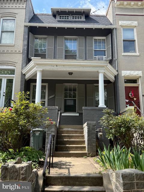 331 5TH ST SE, WASHINGTON, District Of Columbia 20003, 5 Bedrooms Bedrooms, ,3 BathroomsBathrooms,Residential,For sale,331 5TH ST SE,DCDC2196670 MLS # DCDC2196670