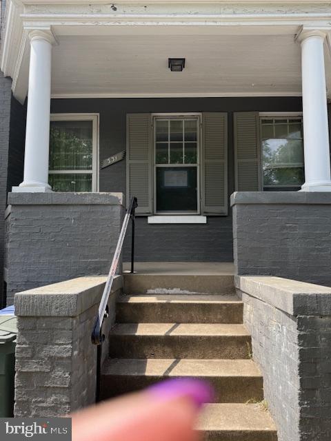 331 5TH ST SE, WASHINGTON, District Of Columbia 20003, 5 Bedrooms Bedrooms, ,3 BathroomsBathrooms,Residential,For sale,331 5TH ST SE,DCDC2196670 MLS # DCDC2196670