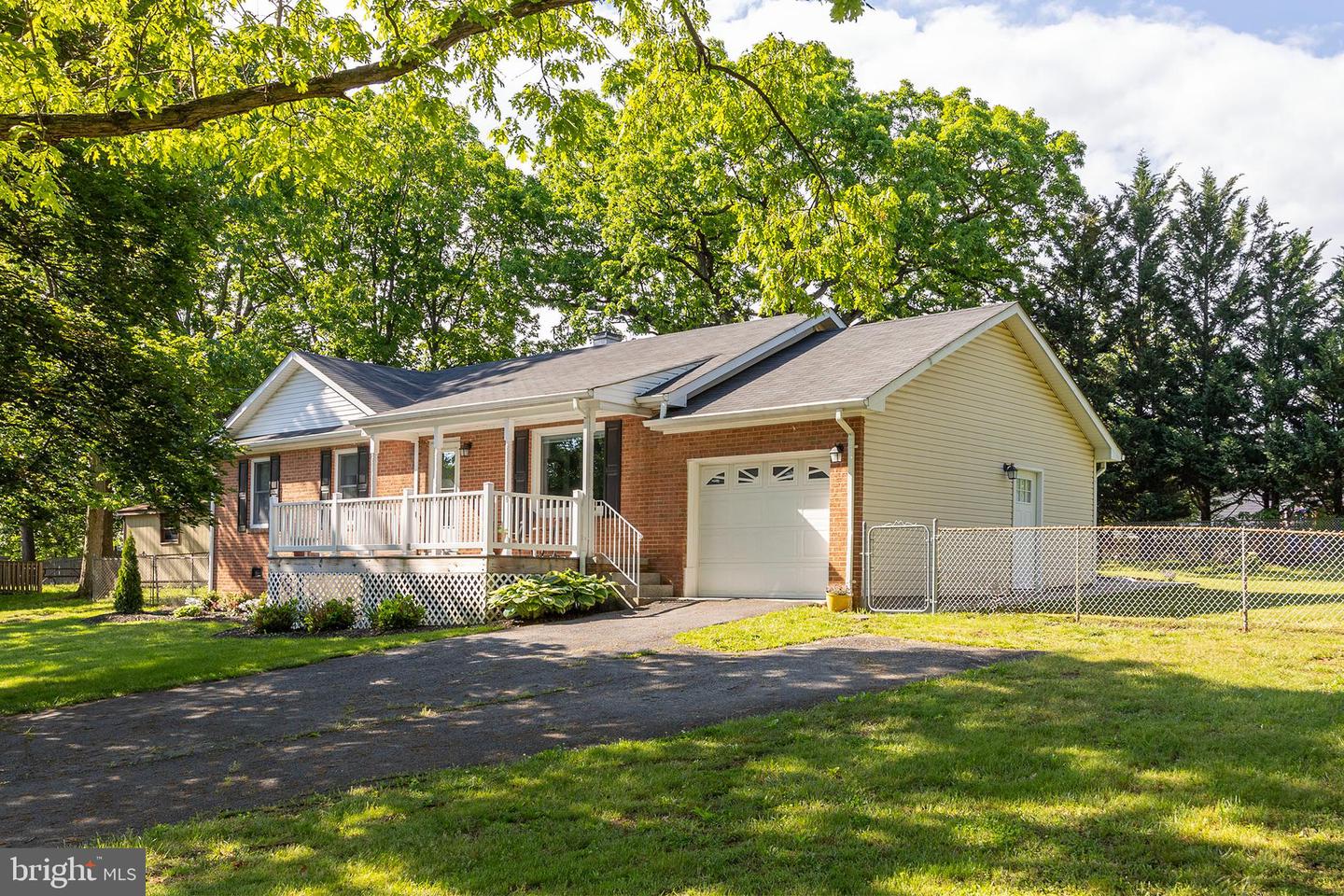 200 DOGWOOD RD, WINCHESTER, Virginia 22602, 3 Bedrooms Bedrooms, ,1 BathroomBathrooms,Residential,For sale,200 DOGWOOD RD,VAFV2033618 MLS # VAFV2033618