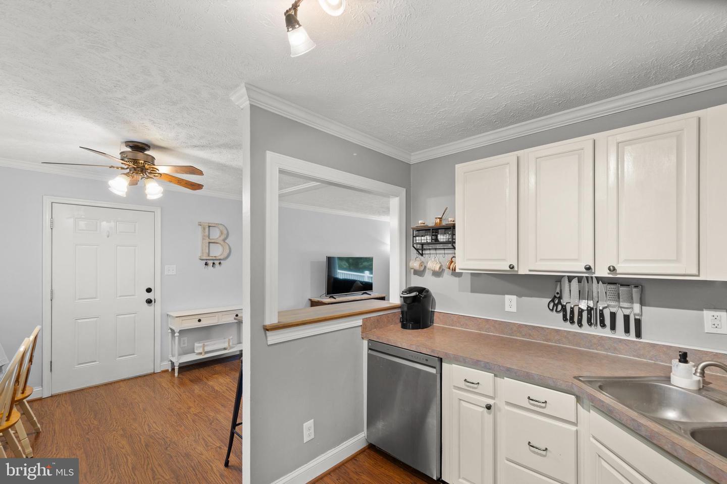 200 DOGWOOD RD, WINCHESTER, Virginia 22602, 3 Bedrooms Bedrooms, ,1 BathroomBathrooms,Residential,For sale,200 DOGWOOD RD,VAFV2033618 MLS # VAFV2033618