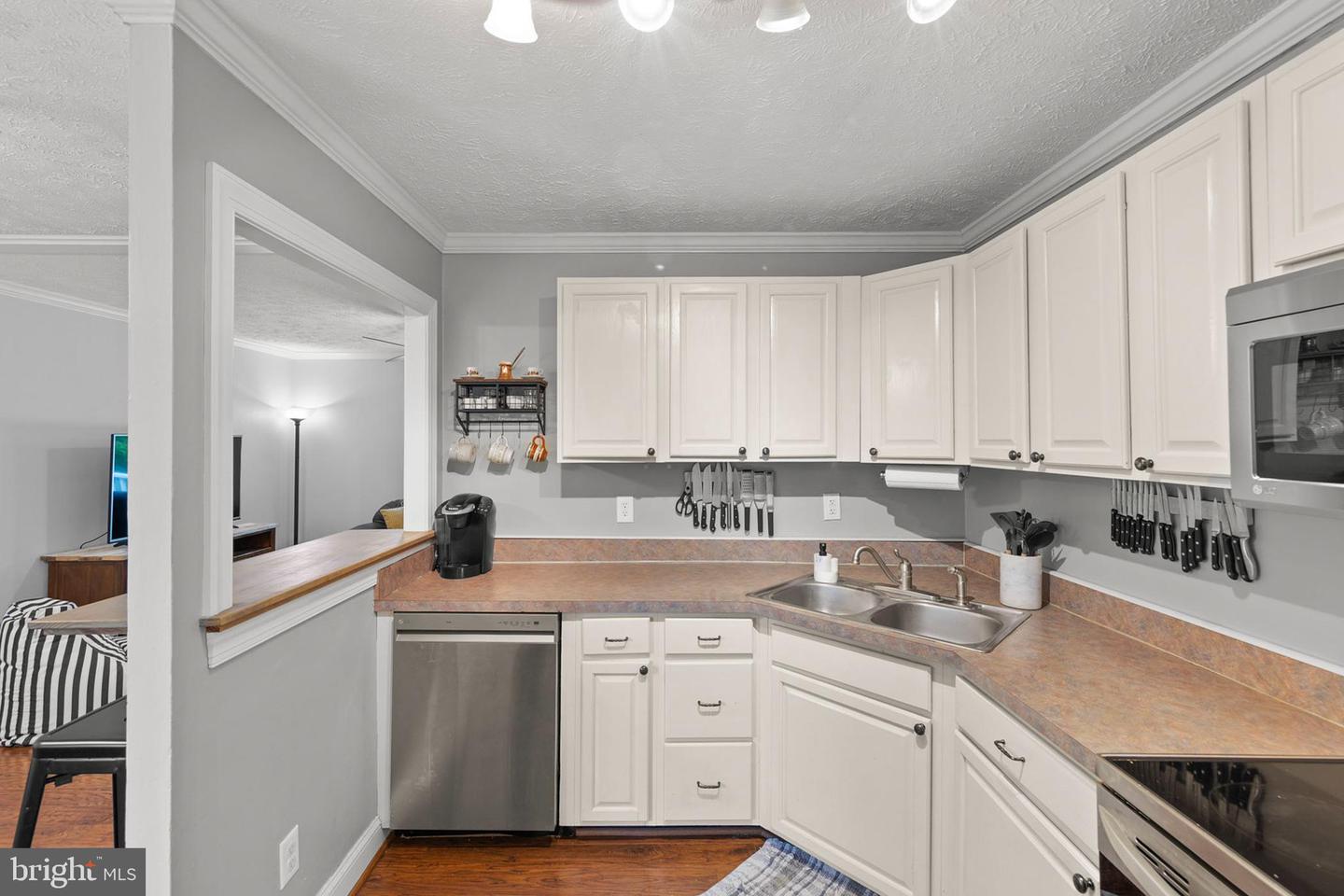 200 DOGWOOD RD, WINCHESTER, Virginia 22602, 3 Bedrooms Bedrooms, ,1 BathroomBathrooms,Residential,For sale,200 DOGWOOD RD,VAFV2033618 MLS # VAFV2033618