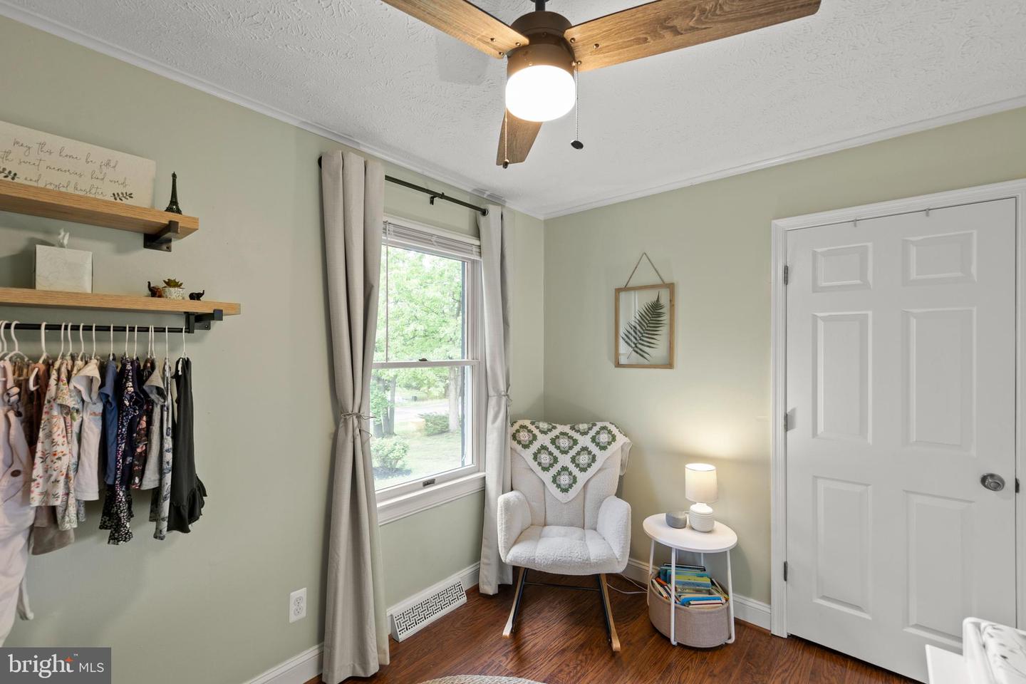 200 DOGWOOD RD, WINCHESTER, Virginia 22602, 3 Bedrooms Bedrooms, ,1 BathroomBathrooms,Residential,For sale,200 DOGWOOD RD,VAFV2033618 MLS # VAFV2033618