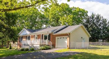 200 DOGWOOD RD, WINCHESTER, Virginia 22602, 3 Bedrooms Bedrooms, ,1 BathroomBathrooms,Residential,For sale,200 DOGWOOD RD,VAFV2033618 MLS # VAFV2033618