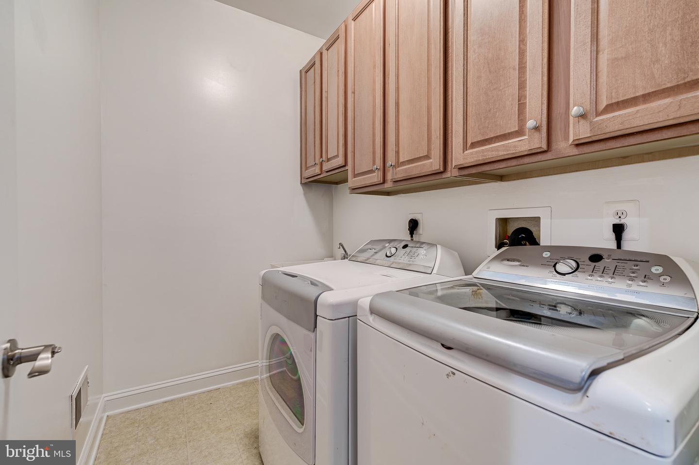 488 MARSHALL DR NE, LEESBURG, Virginia 20176, 5 Bedrooms Bedrooms, ,3 BathroomsBathrooms,Residential,For sale,488 MARSHALL DR NE,VALO2094934 MLS # VALO2094934