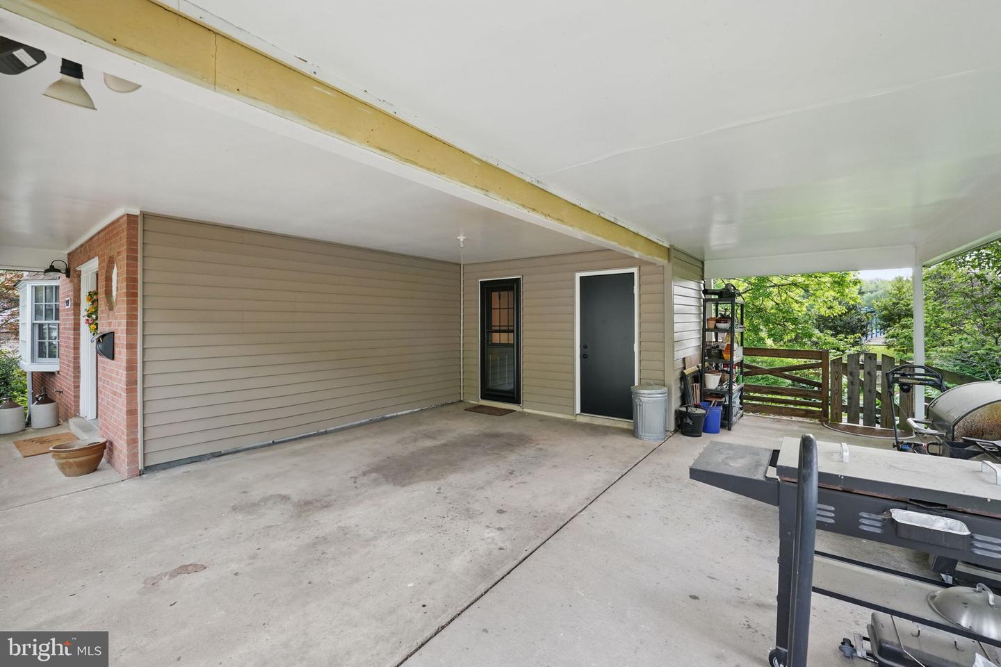 9237 KRISTIN LN, FAIRFAX, Virginia 22032, 4 Bedrooms Bedrooms, ,2 BathroomsBathrooms,Residential,For sale,9237 KRISTIN LN,VAFX2237088 MLS # VAFX2237088