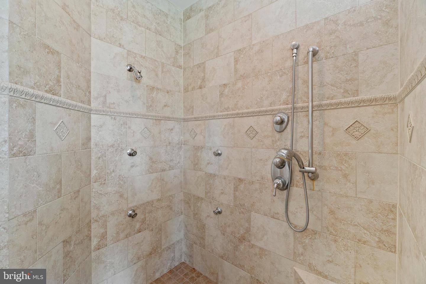 10150 HEDRICK FARM LN, MIDLAND, Virginia 22728, 7 Bedrooms Bedrooms, ,6 BathroomsBathrooms,Residential,For sale,10150 HEDRICK FARM LN,VAFQ2016418 MLS # VAFQ2016418