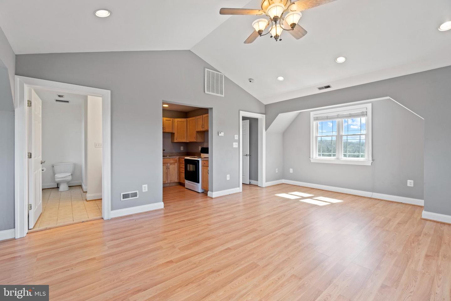 10150 HEDRICK FARM LN, MIDLAND, Virginia 22728, 7 Bedrooms Bedrooms, ,6 BathroomsBathrooms,Residential,For sale,10150 HEDRICK FARM LN,VAFQ2016418 MLS # VAFQ2016418