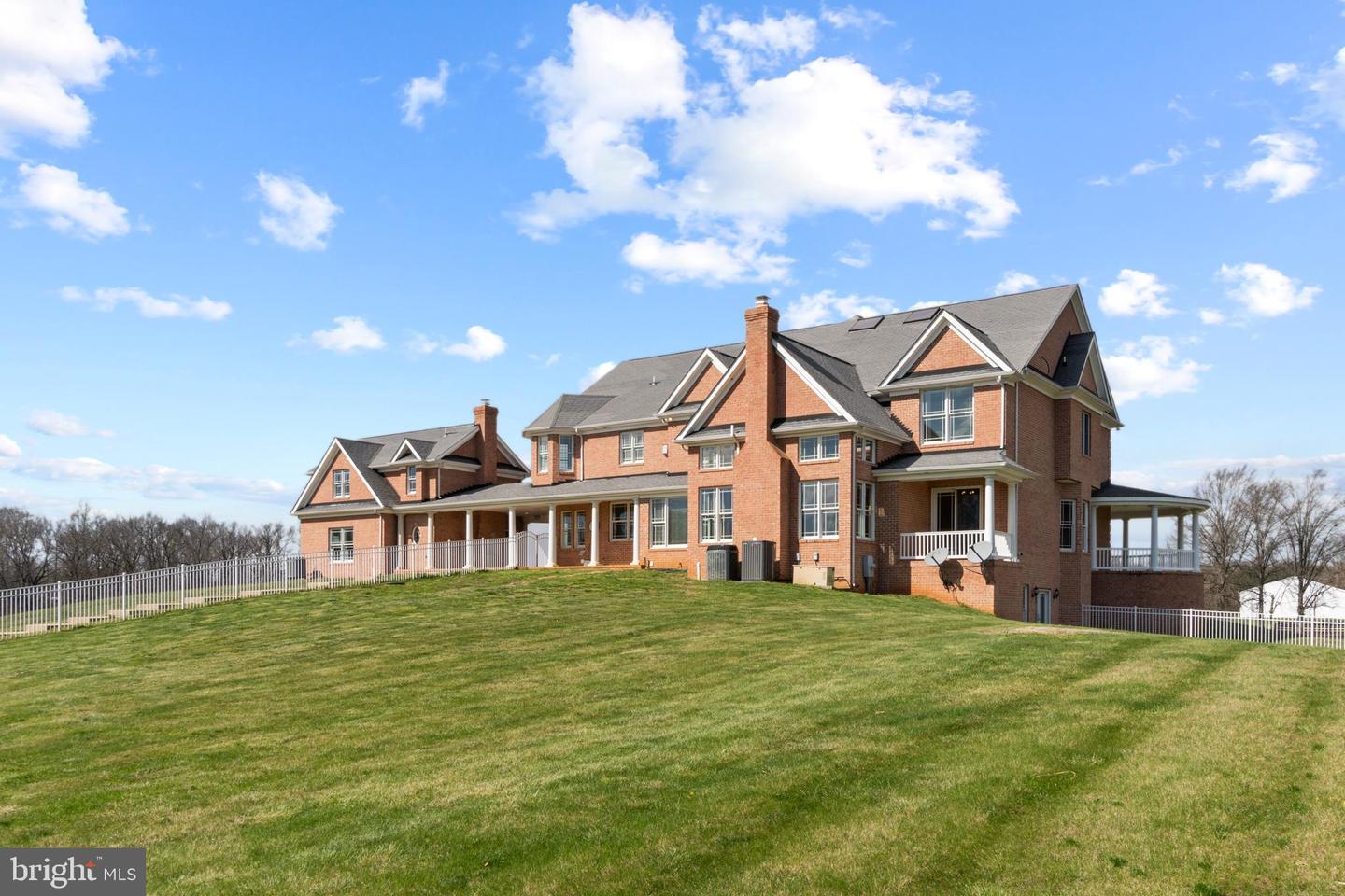 10150 HEDRICK FARM LN, MIDLAND, Virginia 22728, 7 Bedrooms Bedrooms, ,6 BathroomsBathrooms,Residential,For sale,10150 HEDRICK FARM LN,VAFQ2016418 MLS # VAFQ2016418