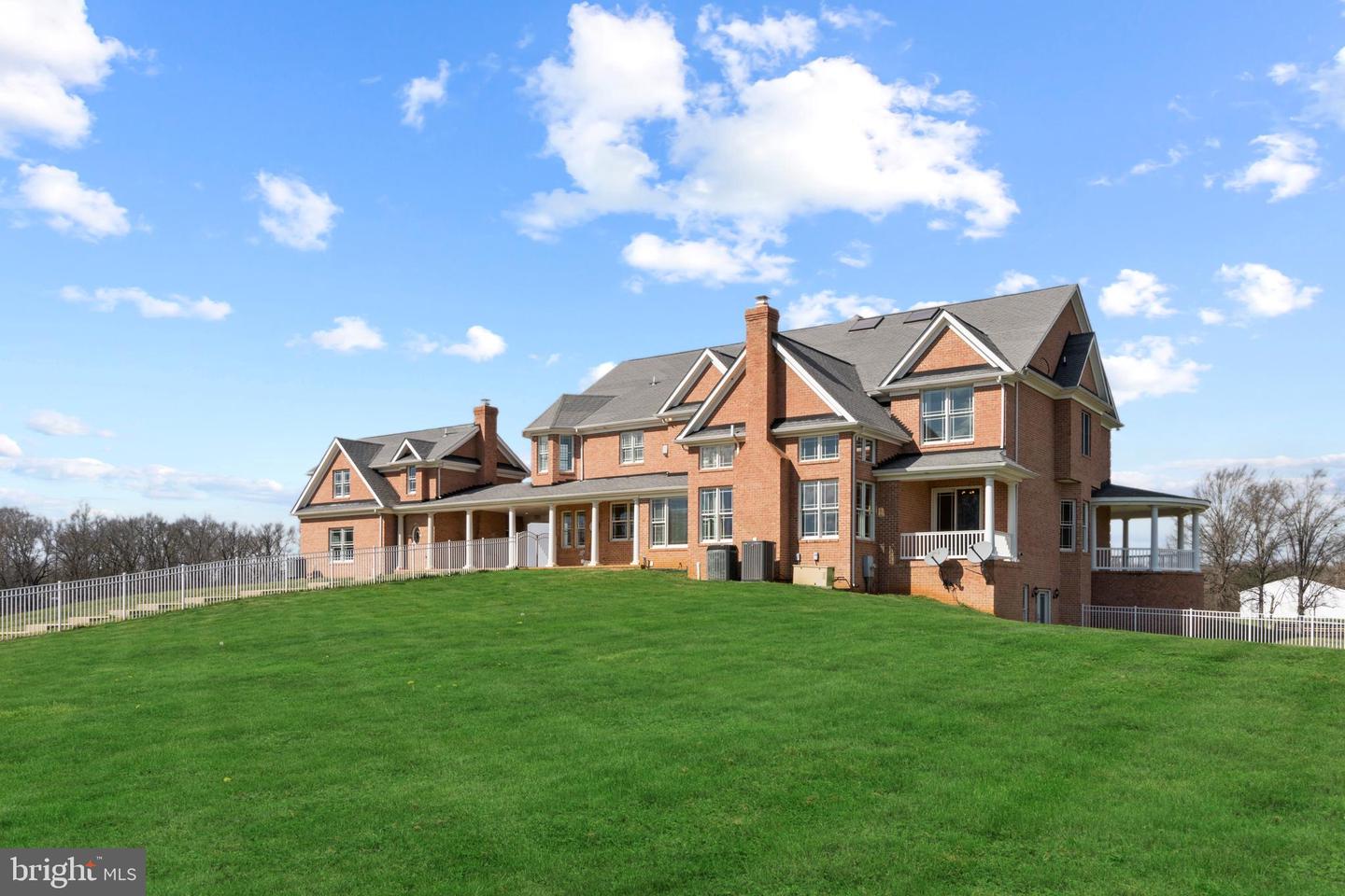 10150 HEDRICK FARM LN, MIDLAND, Virginia 22728, 7 Bedrooms Bedrooms, ,6 BathroomsBathrooms,Residential,For sale,10150 HEDRICK FARM LN,VAFQ2016418 MLS # VAFQ2016418