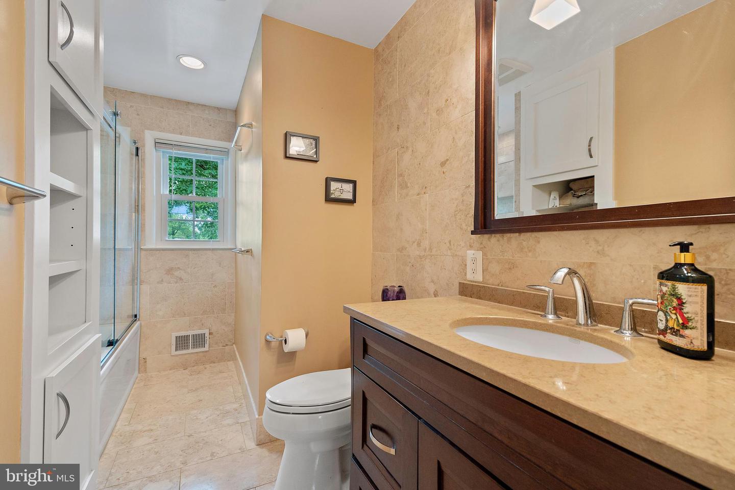8400 CHERRY VALLEY LN, ALEXANDRIA, Virginia 22309, 5 Bedrooms Bedrooms, ,3 BathroomsBathrooms,Residential,For sale,8400 CHERRY VALLEY LN,VAFX2238156 MLS # VAFX2238156