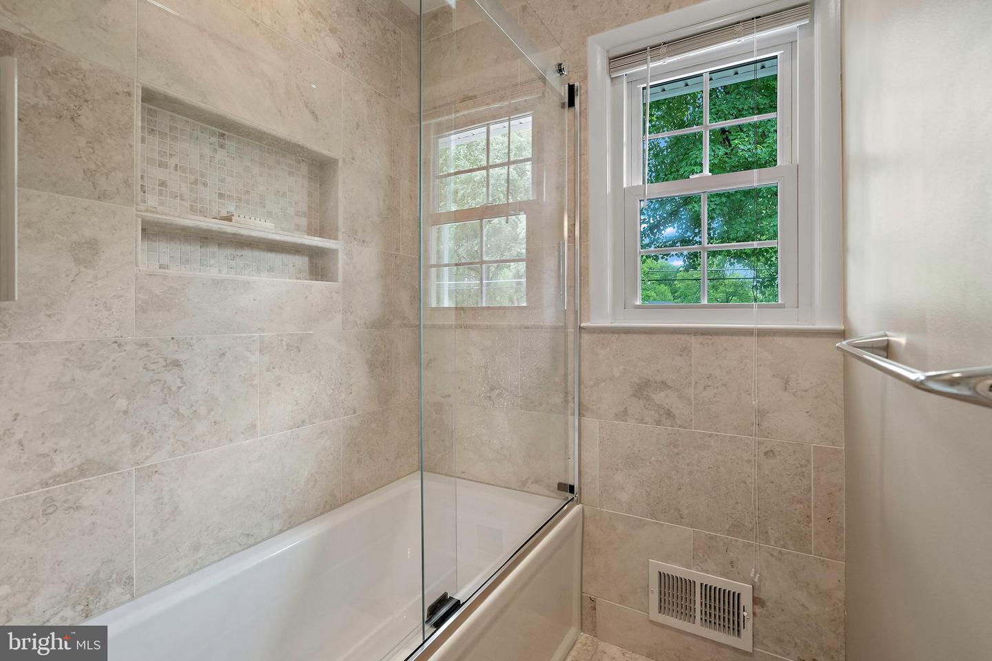 8400 CHERRY VALLEY LN, ALEXANDRIA, Virginia 22309, 5 Bedrooms Bedrooms, ,3 BathroomsBathrooms,Residential,For sale,8400 CHERRY VALLEY LN,VAFX2238156 MLS # VAFX2238156