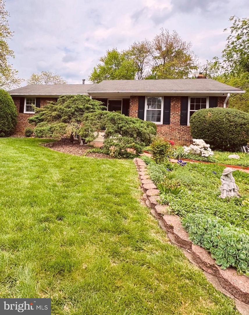 6530 LOVINGSTON CIR, SPRINGFIELD, Virginia 22150, 4 Bedrooms Bedrooms, ,2 BathroomsBathrooms,Residential,For sale,6530 LOVINGSTON CIR,VAFX2238398 MLS # VAFX2238398