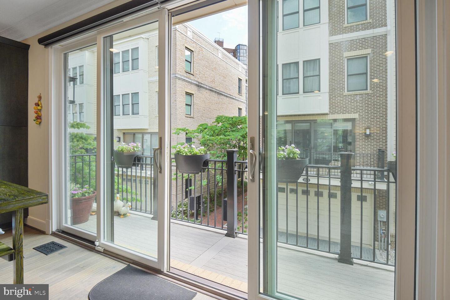 1516 16TH CT N, ARLINGTON, Virginia 22209, 3 Bedrooms Bedrooms, ,3 BathroomsBathrooms,Residential,For sale,1516 16TH CT N,VAAR2056974 MLS # VAAR2056974