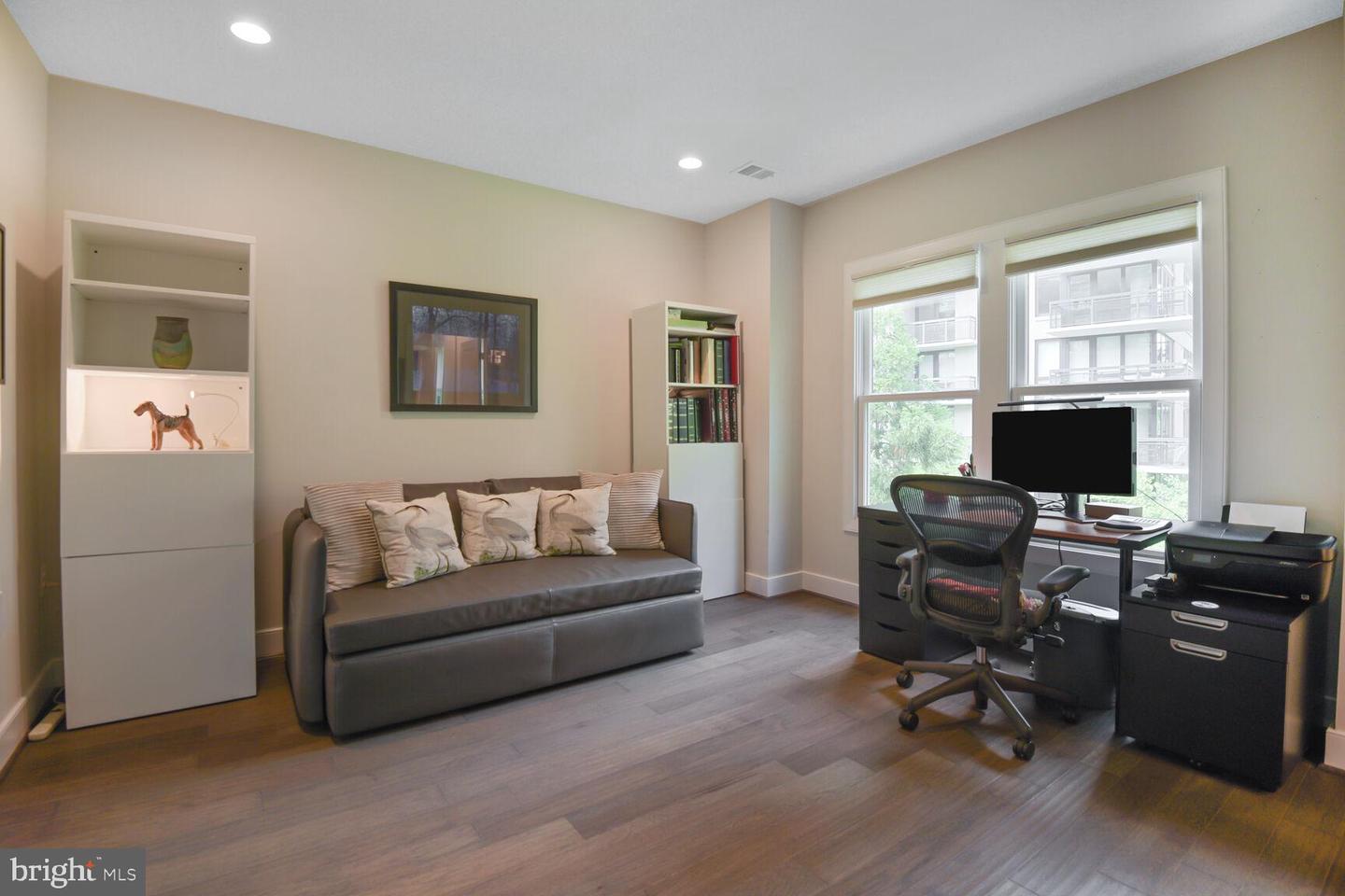 1516 16TH CT N, ARLINGTON, Virginia 22209, 3 Bedrooms Bedrooms, ,3 BathroomsBathrooms,Residential,For sale,1516 16TH CT N,VAAR2056974 MLS # VAAR2056974