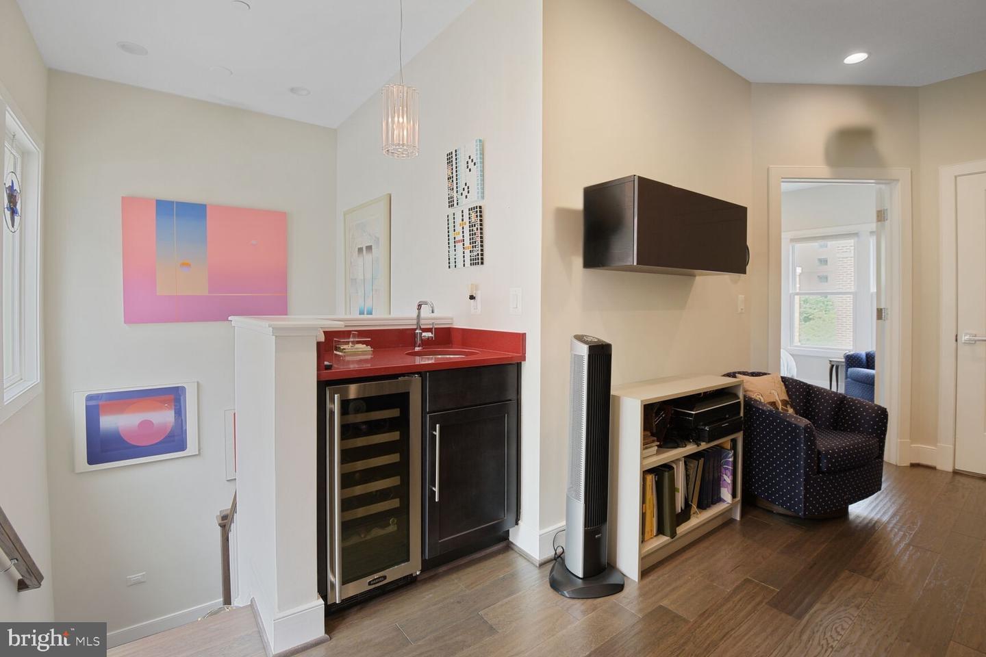 1516 16TH CT N, ARLINGTON, Virginia 22209, 3 Bedrooms Bedrooms, ,3 BathroomsBathrooms,Residential,For sale,1516 16TH CT N,VAAR2056974 MLS # VAAR2056974