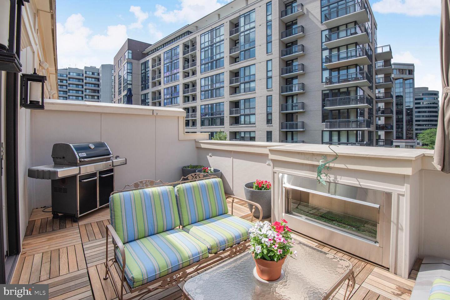 1516 16TH CT N, ARLINGTON, Virginia 22209, 3 Bedrooms Bedrooms, ,3 BathroomsBathrooms,Residential,For sale,1516 16TH CT N,VAAR2056974 MLS # VAAR2056974
