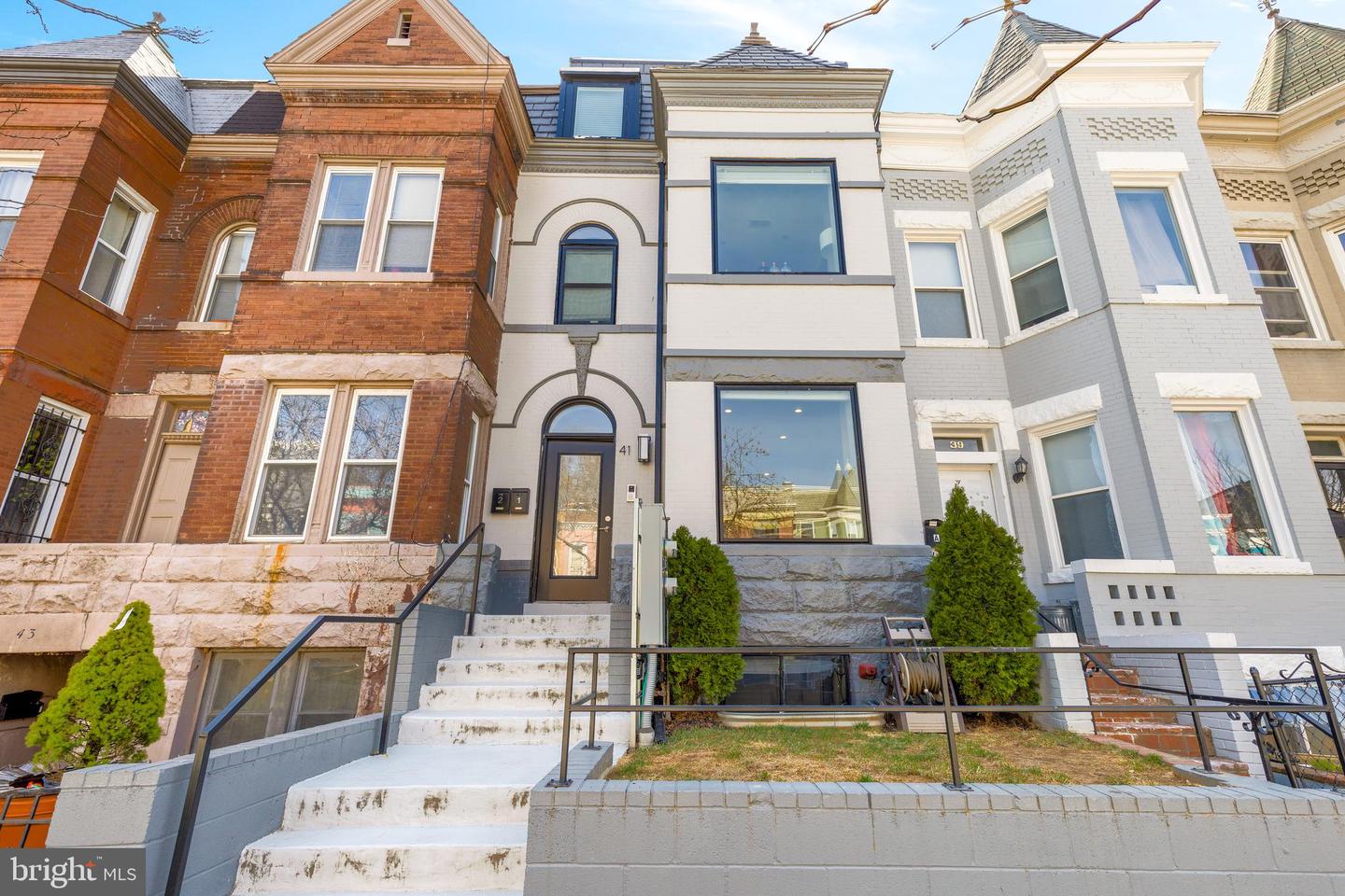 41 Q ST NE #100, WASHINGTON, District Of Columbia 20002, 3 Bedrooms Bedrooms, ,3 BathroomsBathrooms,Residential,For sale,41 Q ST NE #100,DCDC2199372 MLS # DCDC2199372