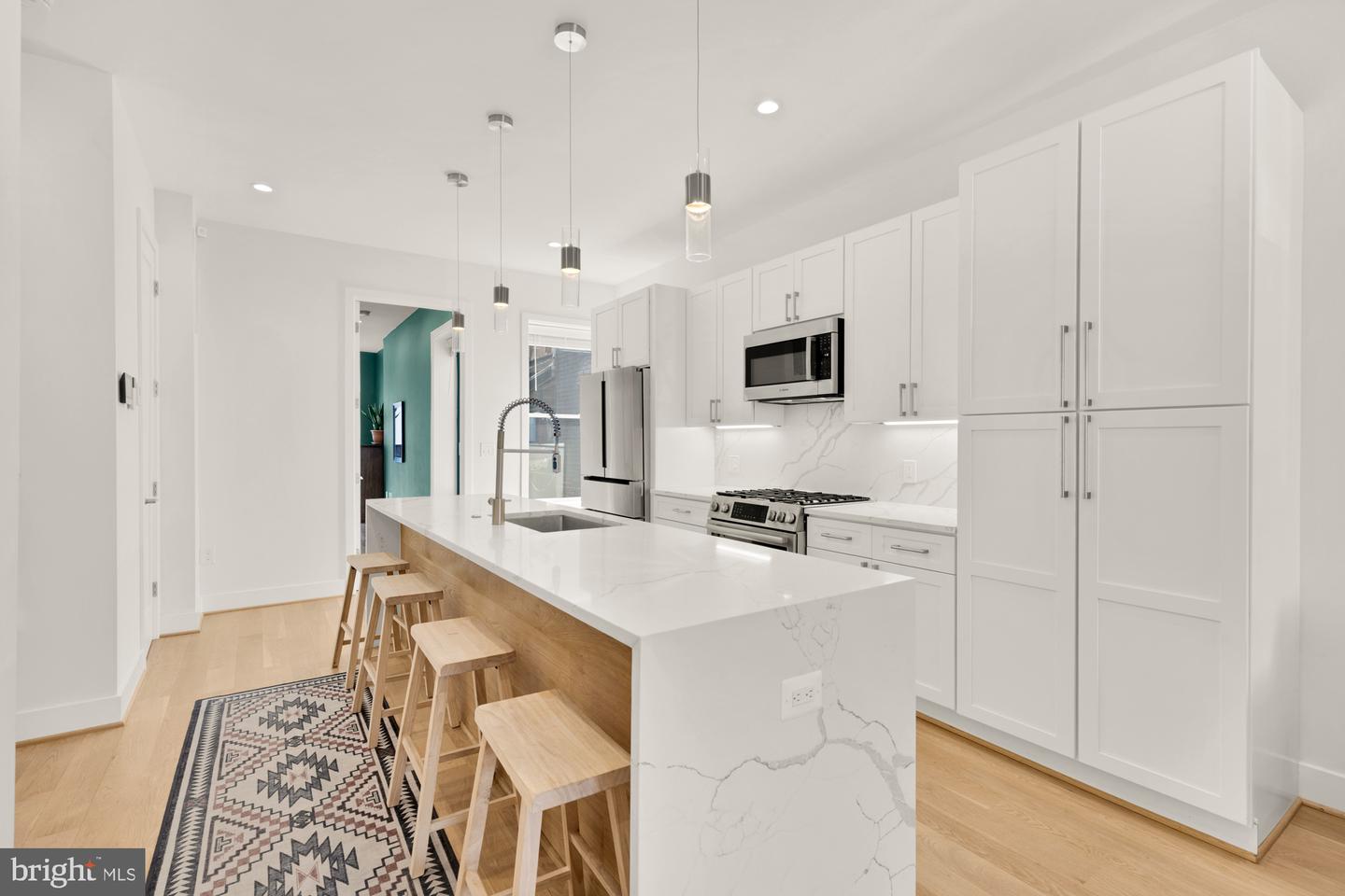 41 Q ST NE #100, WASHINGTON, District Of Columbia 20002, 3 Bedrooms Bedrooms, ,3 BathroomsBathrooms,Residential,For sale,41 Q ST NE #100,DCDC2199372 MLS # DCDC2199372