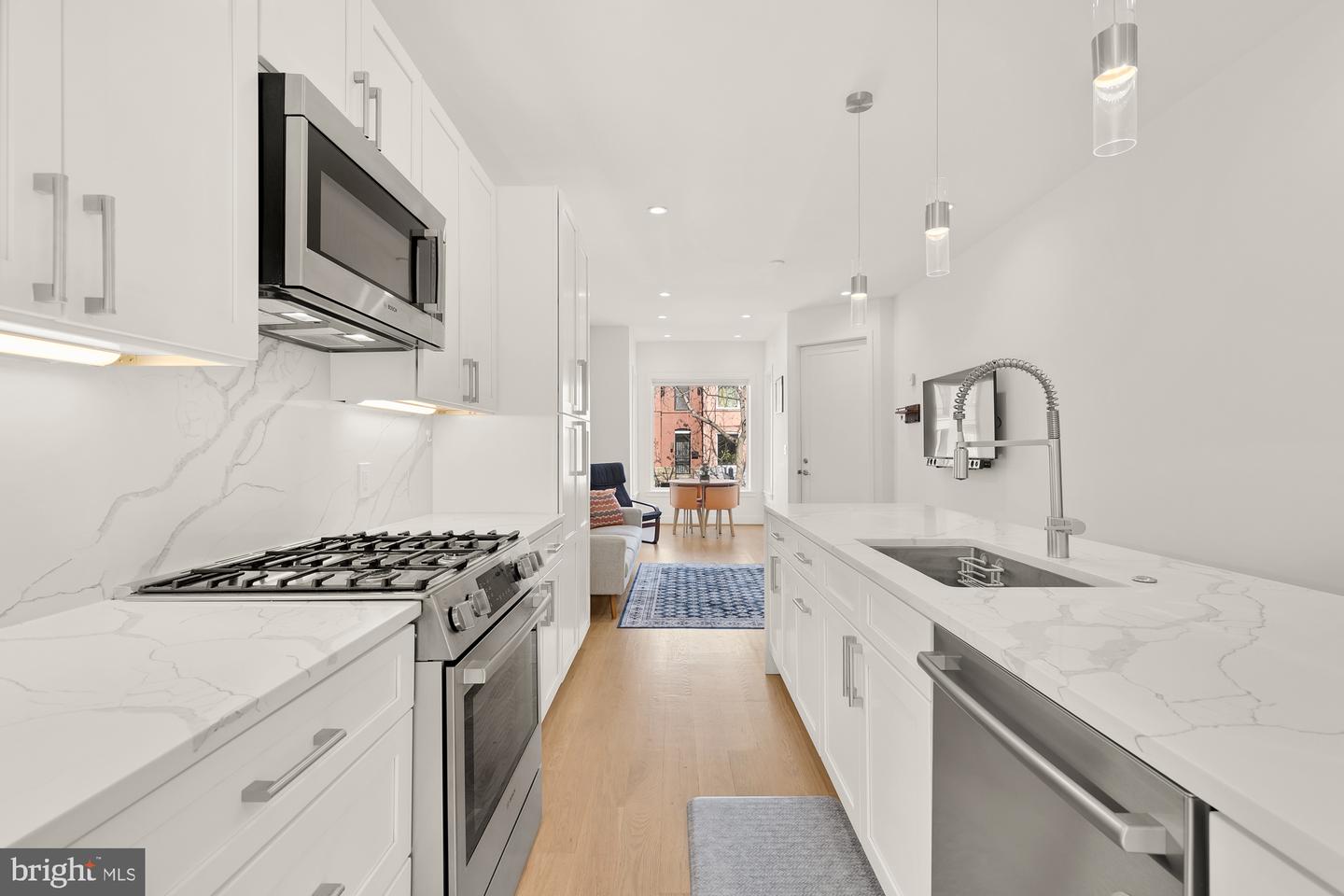 41 Q ST NE #100, WASHINGTON, District Of Columbia 20002, 3 Bedrooms Bedrooms, ,3 BathroomsBathrooms,Residential,For sale,41 Q ST NE #100,DCDC2199372 MLS # DCDC2199372