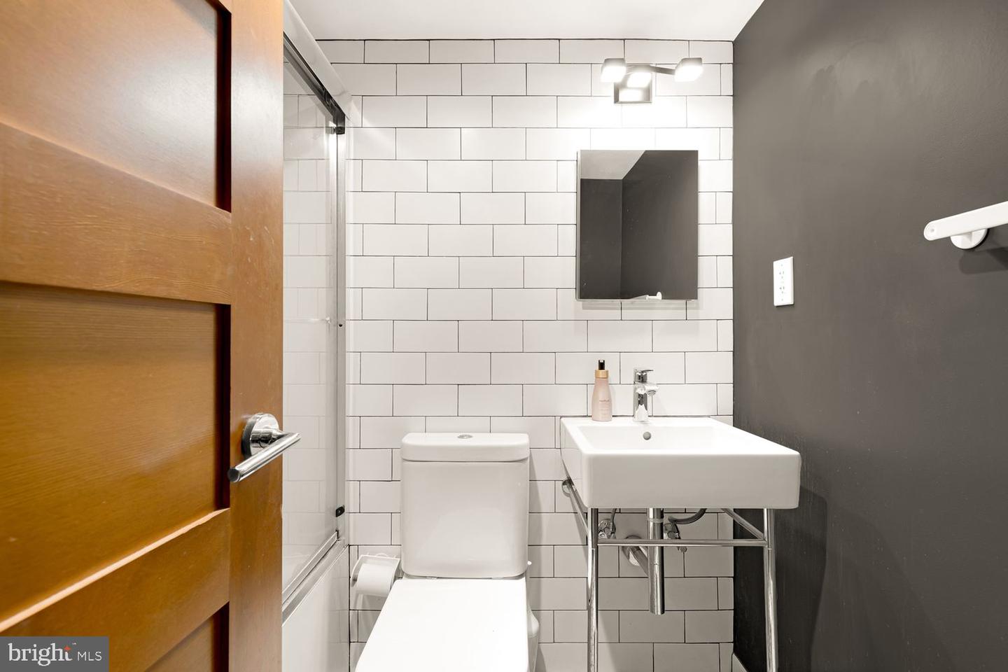 1801 CLYDESDALE PL NW #222, WASHINGTON, District Of Columbia 20009, 1 Bedroom Bedrooms, ,1 BathroomBathrooms,Residential,For sale,1801 CLYDESDALE PL NW #222,DCDC2199382 MLS # DCDC2199382