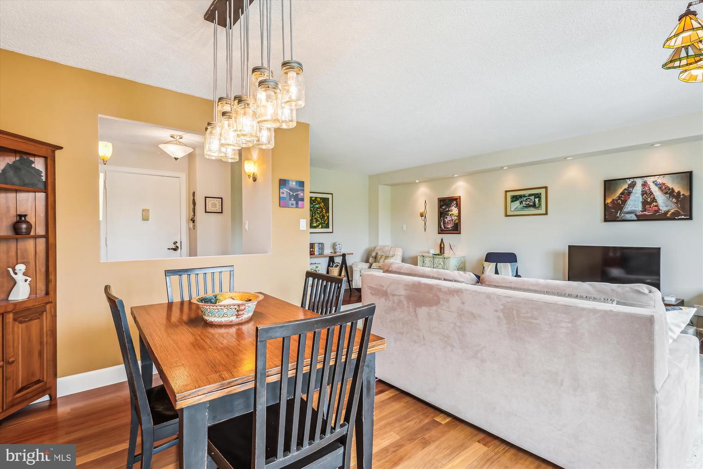 501 SLATERS LN #316, ALEXANDRIA, Virginia 22314, 1 Bedroom Bedrooms, ,1 BathroomBathrooms,Residential,For sale,501 SLATERS LN #316,VAAX2045176 MLS # VAAX2045176