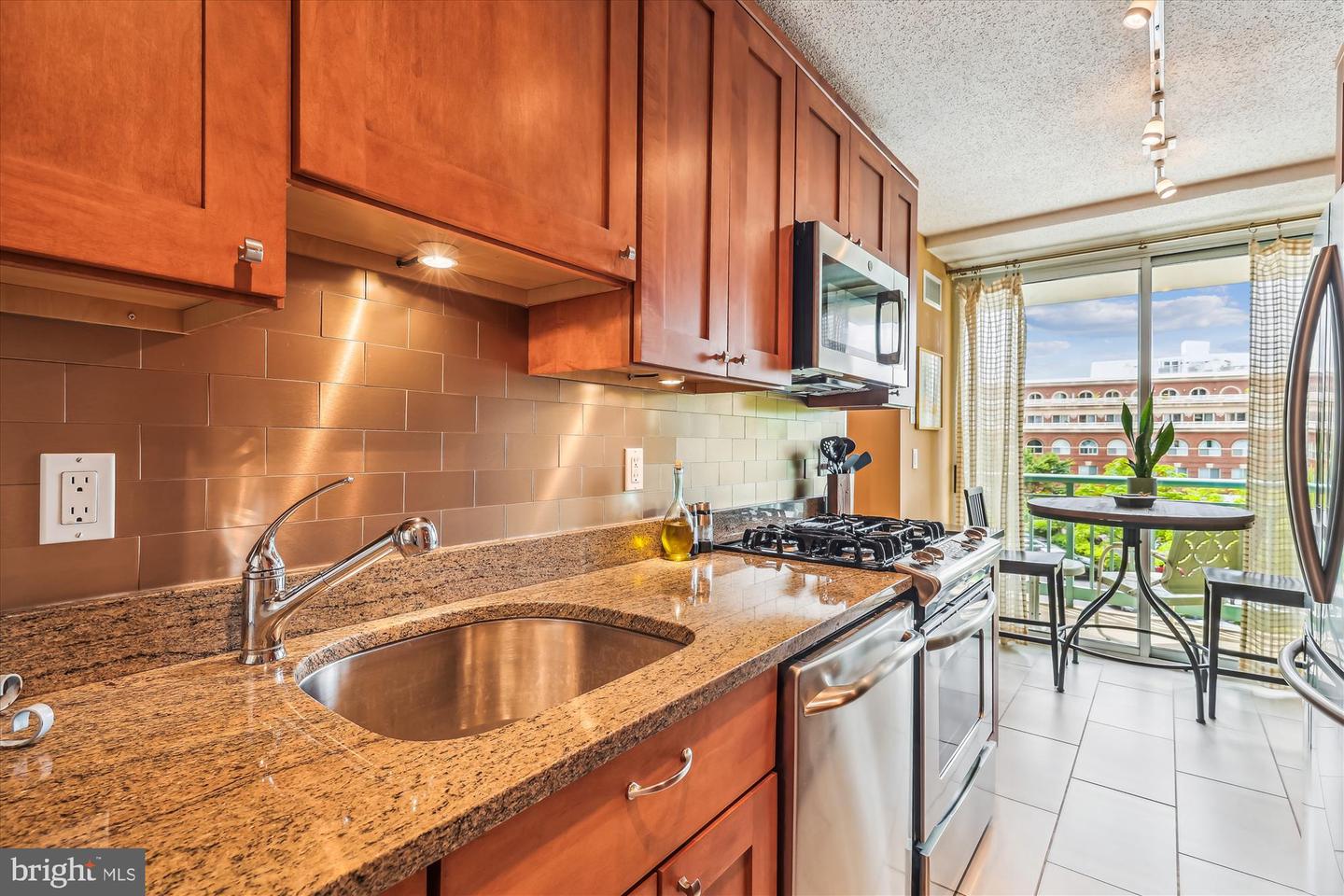501 SLATERS LN #316, ALEXANDRIA, Virginia 22314, 1 Bedroom Bedrooms, ,1 BathroomBathrooms,Residential,For sale,501 SLATERS LN #316,VAAX2045176 MLS # VAAX2045176