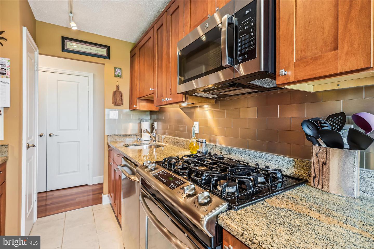 501 SLATERS LN #316, ALEXANDRIA, Virginia 22314, 1 Bedroom Bedrooms, ,1 BathroomBathrooms,Residential,For sale,501 SLATERS LN #316,VAAX2045176 MLS # VAAX2045176